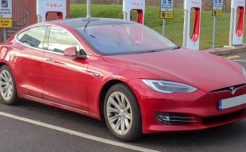 Tesla Model S - Mẫu xe điện sang trọng và thông minh