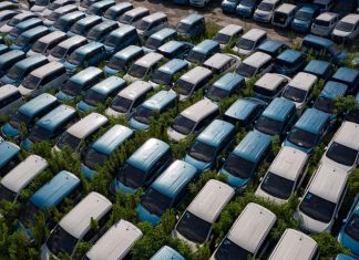 Những bãi ôtô điện bỏ hoang ở Trung Quốc